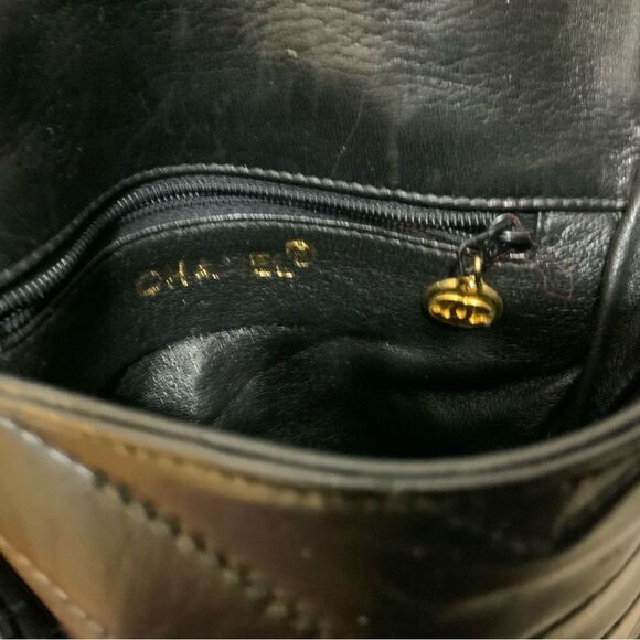 Chanel Vintage CC Turnlock Crossbody Bag Envelope Flap Chevron Lambskin Mini - Picture 12 of 16